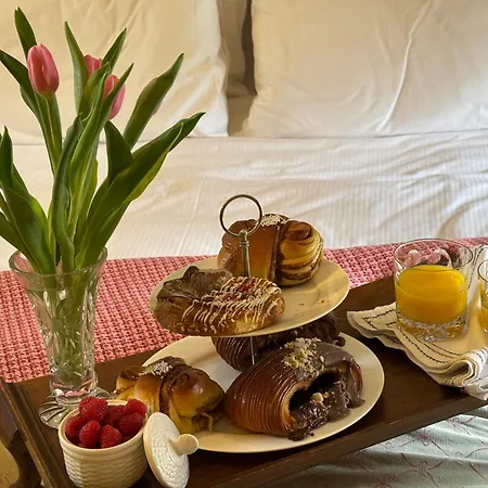 The Coach House Уитби